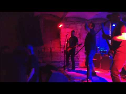 Němá Barikáda - Němá Barikáda - Hroby v nás (Live Pravěk fest 2018)