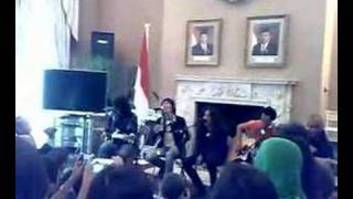 Download lagu Slank  - Lembah Baliem akustik @KBRI London mp3