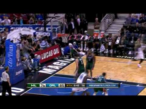 Jason Williams breaking Ridnour and making big 3 pointer