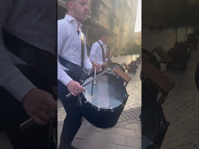 Vídeo relacionado con Baquetas Cofradia - Madera ligera - Bellota Grande - Para Tambor Procesional y Bandas de Semana Santa - Par Color Natural (2)