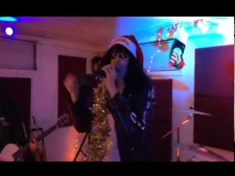 Merry Christmas (I Don't Want To Fight Tonight) - Ramones cover by Rockaway Bitch