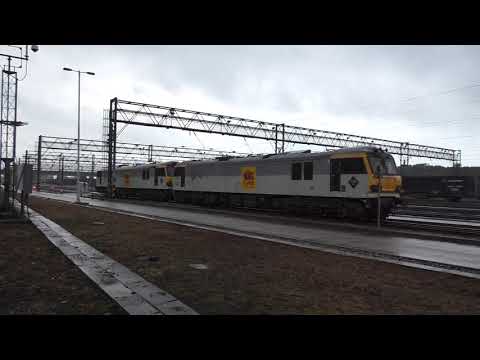 (HD) Class 66's & 92's waiting export in Dollands Moor - 15/10/16