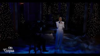 Gabby Barrett - Silent Night (CMA Country Christmas)
