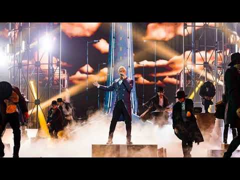 Claudio Baglioni - Strada Facendo - Live a Uà - Uomo di varie età