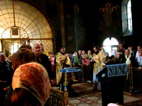 2012 08 29  Kyiv Pechersk Lavra Spasa Nerukotvornogo Prayer for students MOV04583