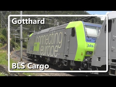 BLS Cargo with intermodal train through Gotthard!