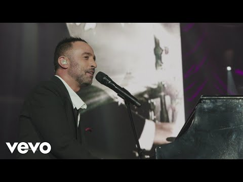 Medley ( Restos de Abril / Perderte de Nuevo / Me da Igual / Me Bastó) (4 Latidos Tour - En Vivo)