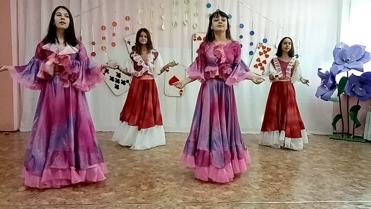 6. Детское творческое объединение «Амурские Бруснички» Цыганский танец