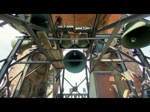 The excellent bells of Monza Cathedral (Italy) ring for the Easter celebration