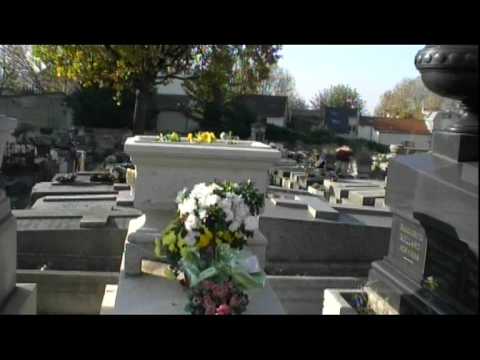 Jean Yanne's grave in the Lilas cemetery
