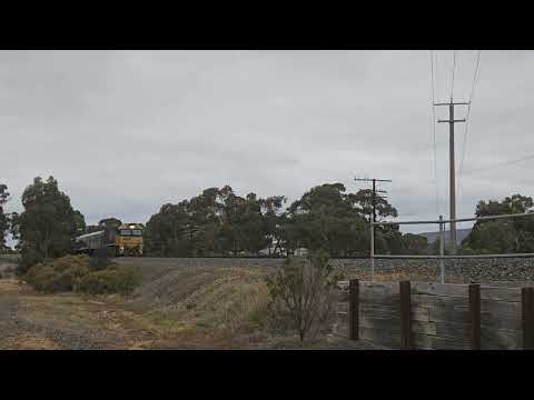 6MA8 JBRE The Overland to Adelaide,  26/4/24, Stawell