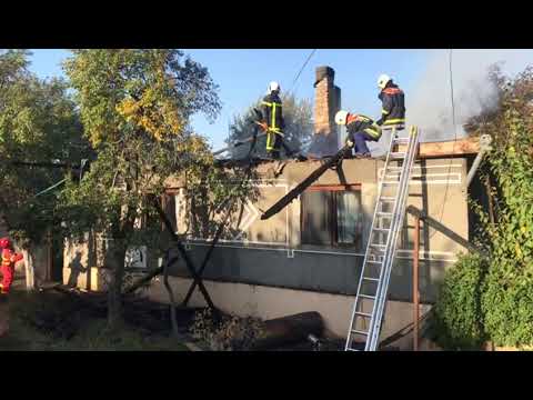 Casă în flăcări, la Miniș