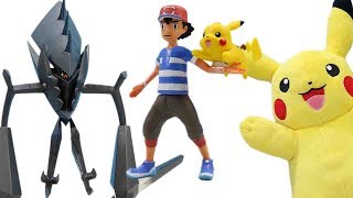 Pokemon Toys and Halloween Haunted Pumpkin Patch! Ash and Pikachu Help!