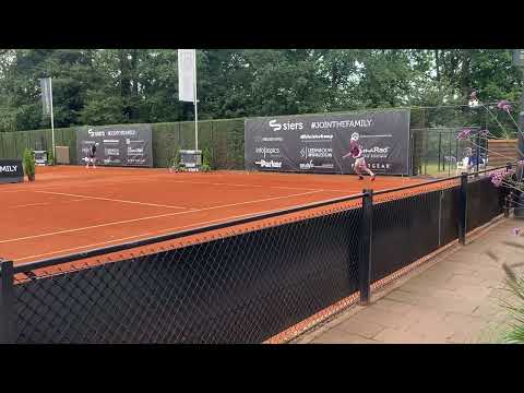 Max houkes kwartfinale Oldenzaal. Wint 6-0 en 6-2.