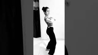 Download lagu Love Mera Hit Hit , Film Billu /Shahrukh Khan , Deepika Padukone mp3