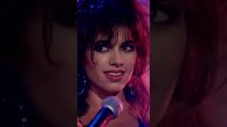 This is me Susanna from The Bangles saying hi to you!