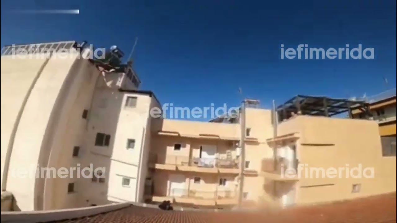 Video, das einen Einbrecher verfolgt, der von Dach zu Dach sprang, um einer Verhaftung zu entgehen
