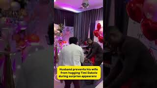 Download lagu Husband stops his wife from hugging Timi Dakolo at her birthday mp3