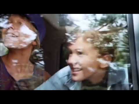 Jurassic Park but all the dinosaurs are Barney and Friends