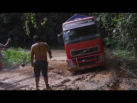 Peru, Struggling in the Jungle | Deadliest Roads