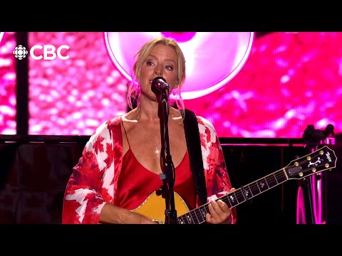 Sarah McLachlan performs Building A Mystery | Canada Day 2025