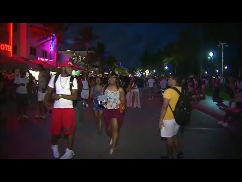 Tourists descend to Miami Beach for Memorial Day weekend