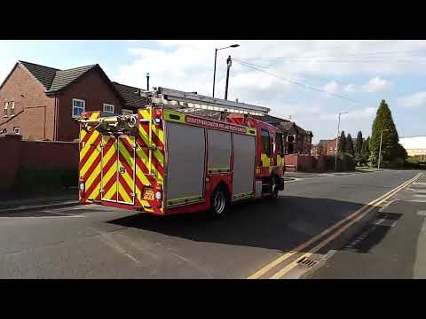 *TWO-TONES* Hyde's pump turnout - Greater Manchester Fire and Rescue Service