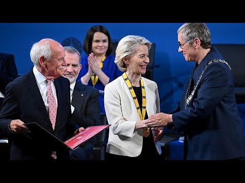 Ursula von der Leyen erhält Karlspreis