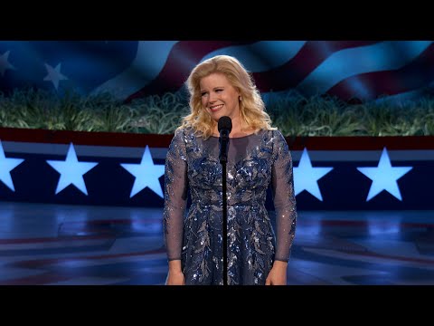 Megan Hilty Performs "I'll Be Seeing You"