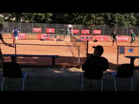 De danske U 18 mestre udfordrer to erfarne spillere i DM kvartfinale i herredouble