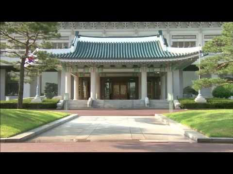 Prosecutors arrive at South Korea presidential office, Blue House…