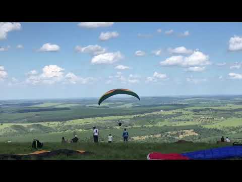 Leitor filma queda de homem com parapente em Botucatu