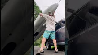 Easy way to load a heavy kayak! #kayakfishing #roofrack #kayak #hobiekayak