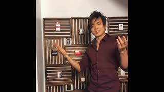 Shin Lim Produces Cards out Of Thin Air !