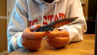 How to open and close a pocket knife