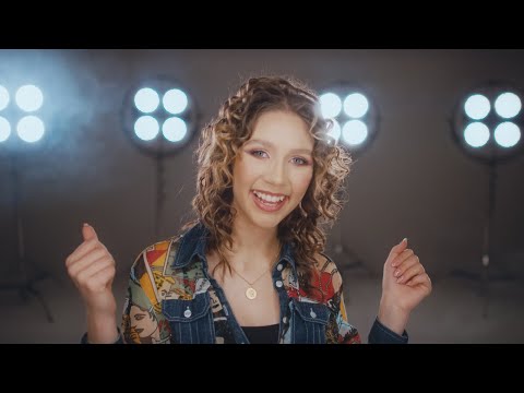 KAJA GNIECIOSZEK - Głowa do góry (Official Video)