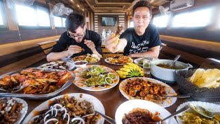 God’s Own Country!! SOUTH INDIAN SEAFOOD on Houseboat | Backwaters - Kerala, India!