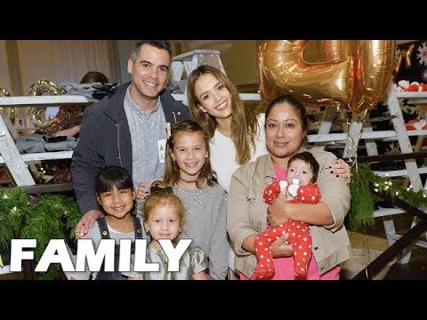 download lagu mp3 mp4 Jessica Alba Family History, download lagu Jessica Alba Family History gratis, unduh video klip Jessica Alba Family History