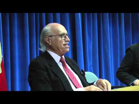 COLOQUIO CON TREVIJANO EN ZARAGOZA (III) NIVEL DE VIDA Y DEMOCRACIA