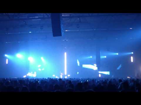 W & W - Live @ ASOT 550, Den Bosch 31-03-12 (Part 1)
