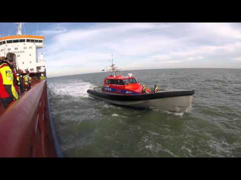 KNRM HvH Nh1816 medevac oefenen in ankergebied
