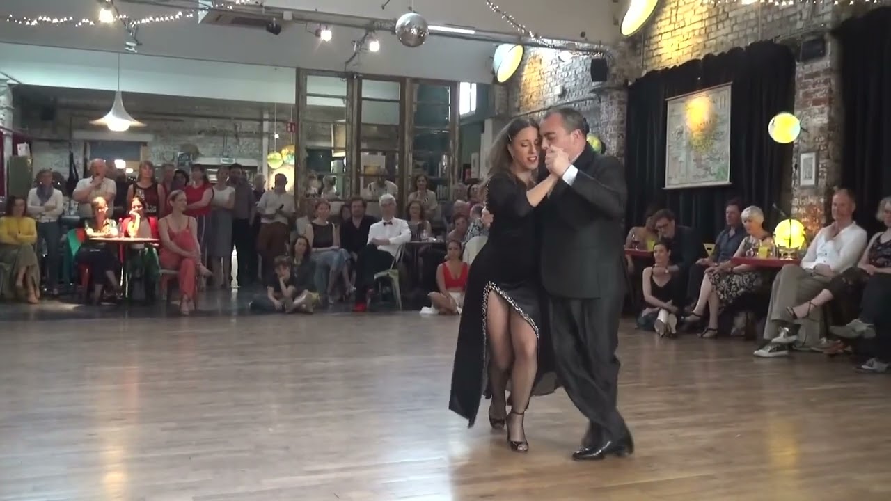 Flávia Morari & Hernán Alvarez Prieto: "Lágrimas y sonrisas" @ Aux Frontières