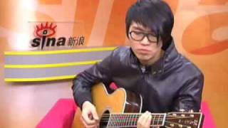 方大同在新浪現場 唱《Sing along song》