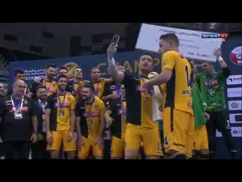 Magnus recebe a taça de campão da Copa Intercontinental de Futsal 2016 (29/06/2016)