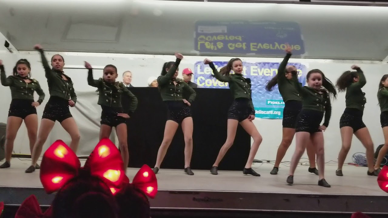 LEGISLATOR MONICA MARTINEZ TREE LIGHTING