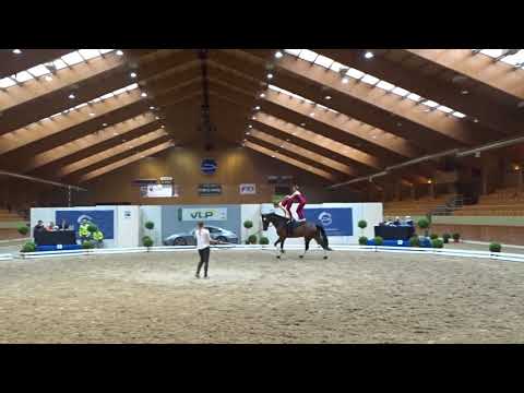 Stefanie Hagele -  Kim Stahl