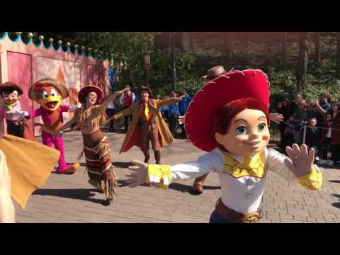 Disneyland Paris 25th anniversary cavalcade