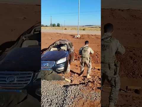Perseguição da PRF termina em capotamento na PR-180