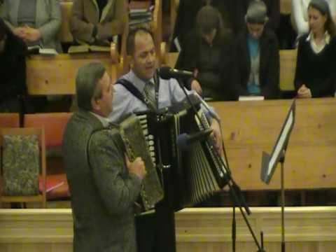 Dani Hreceniuc in biserica baptista Ipotesti 1