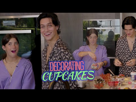 Charli vs Chase Cupcake Competition | Charli D'Amelio